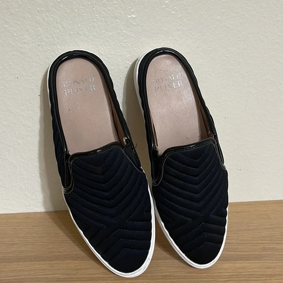 Donald J Pliner Women's Pauly-d Quilted Slippers size 6.5 - Picture 16 of 16